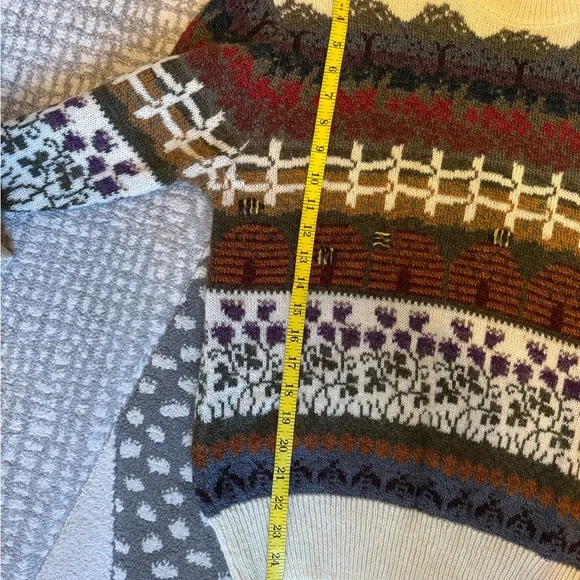 Rare vintage sweater Barbra sue landscape, spring bumblebees beehives small - Picture 15 of 16